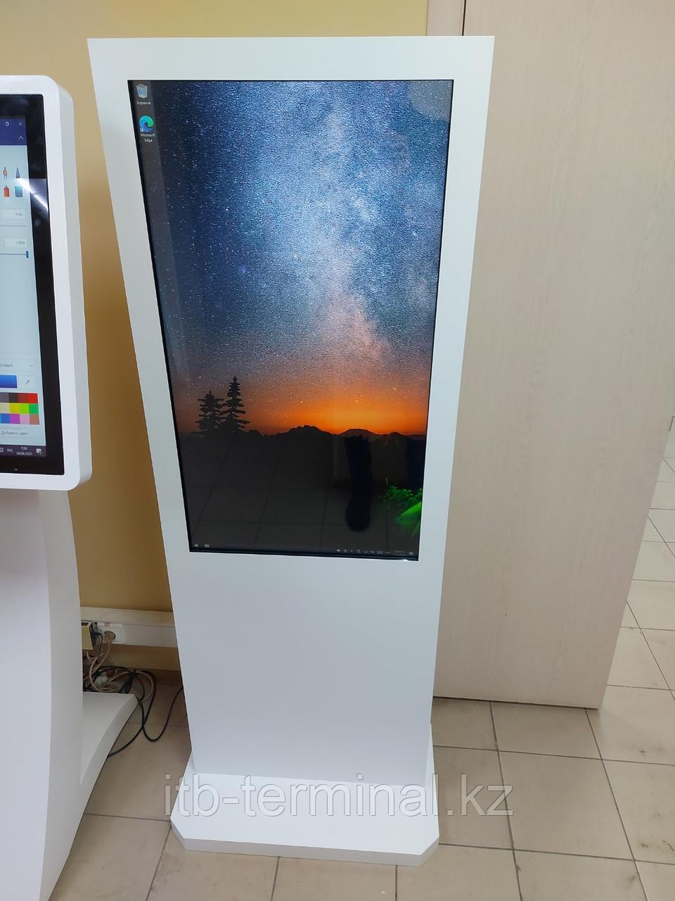 Электронная витрина 43 дюйма (также есть 55 дюймов) с усиленной подножкой, фото 1