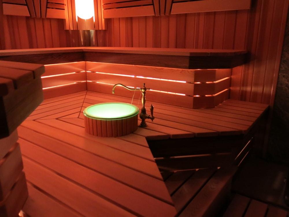 Шайка Cariitti светодиодная (с LED подсветкой) встраиваемая в полок с водосливным отверстием для финской сауны - фото 4 - id-p106985112