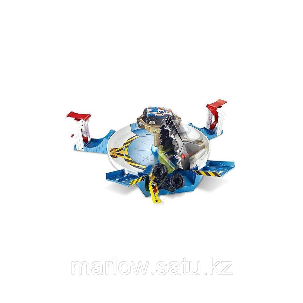 Mattel Hot Wheels FYK14 Хот Вилс Игровой набор Монстр трак ,Поединок с ...