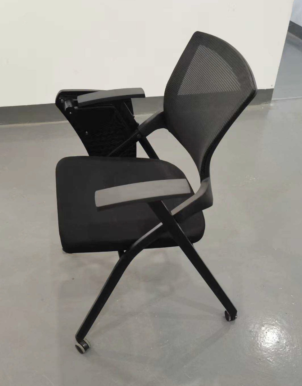 Стул с откидывающимся столом (с пюпитром) для образовательных центров и ...