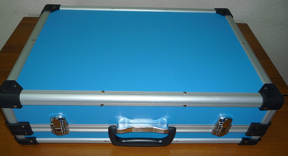 Дикті жүзу сандықтарының астына қойыңыз