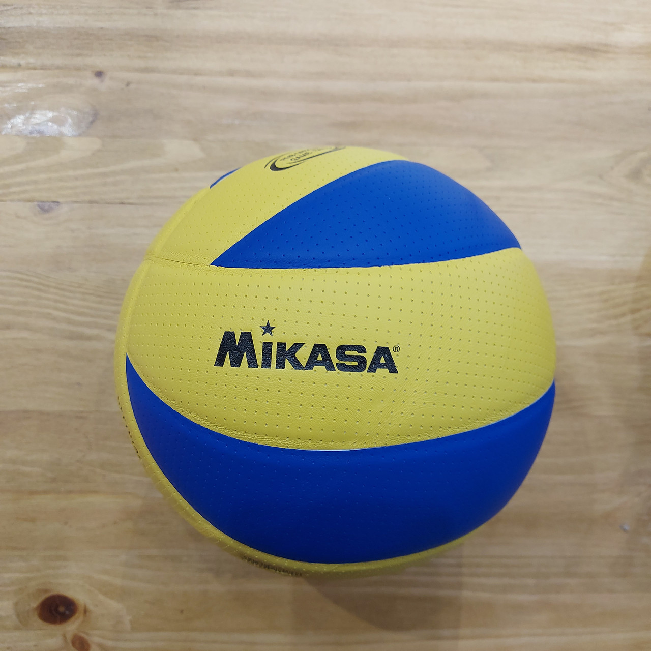 Оригинальный волейбольный мяч "Mikasa" MVA200. Made in Japan. Профессиональный.