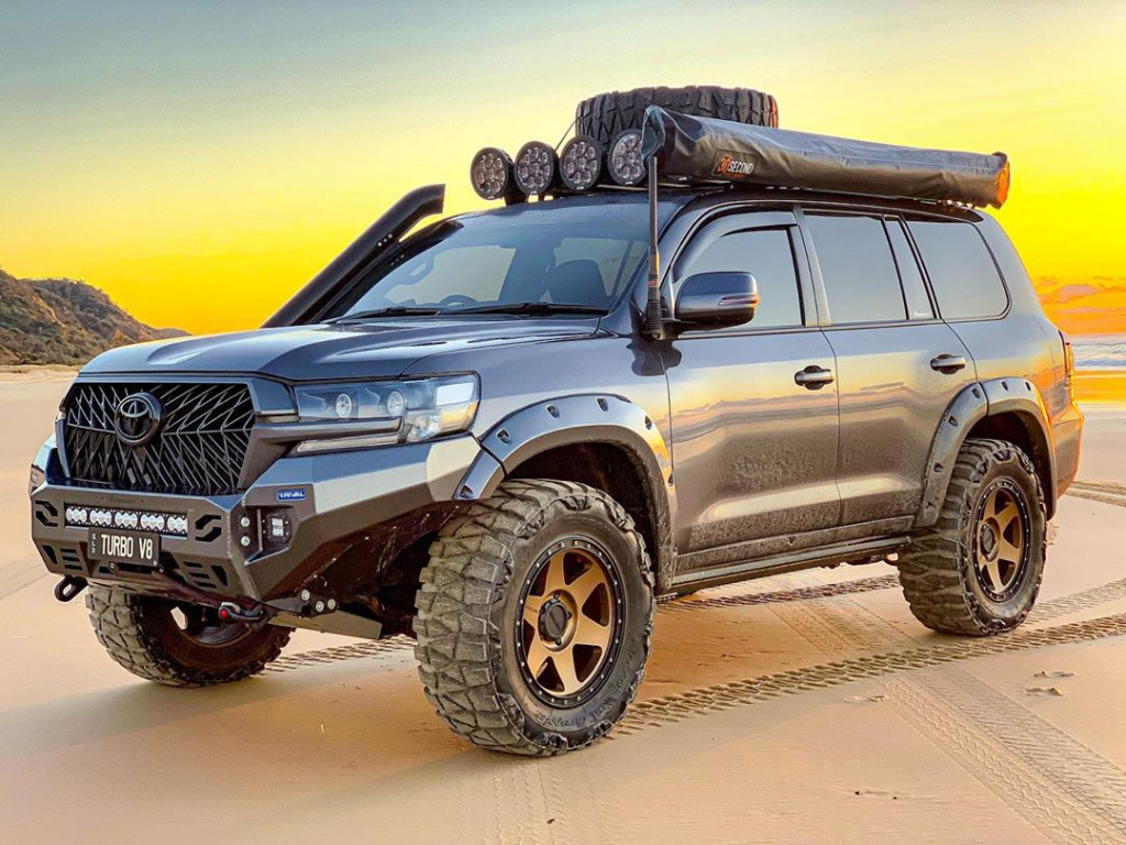 Передний силовой Алюминиевый бампер для TOYOTA LAND CRUISER 200 (2015-2021) - фото 2 - id-p107195920