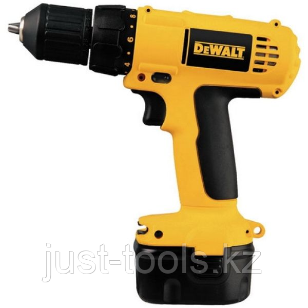 Аккумуляторная дрель-шуруповерт DEWALT DC740K2