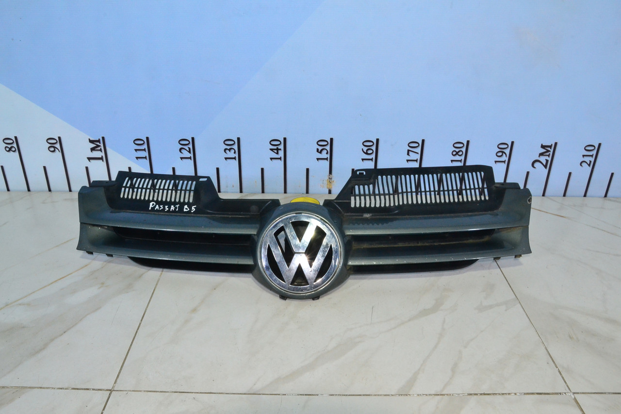 Решетка радиатора Volkswagen Passat B5 - фото 1 - id-p107244329