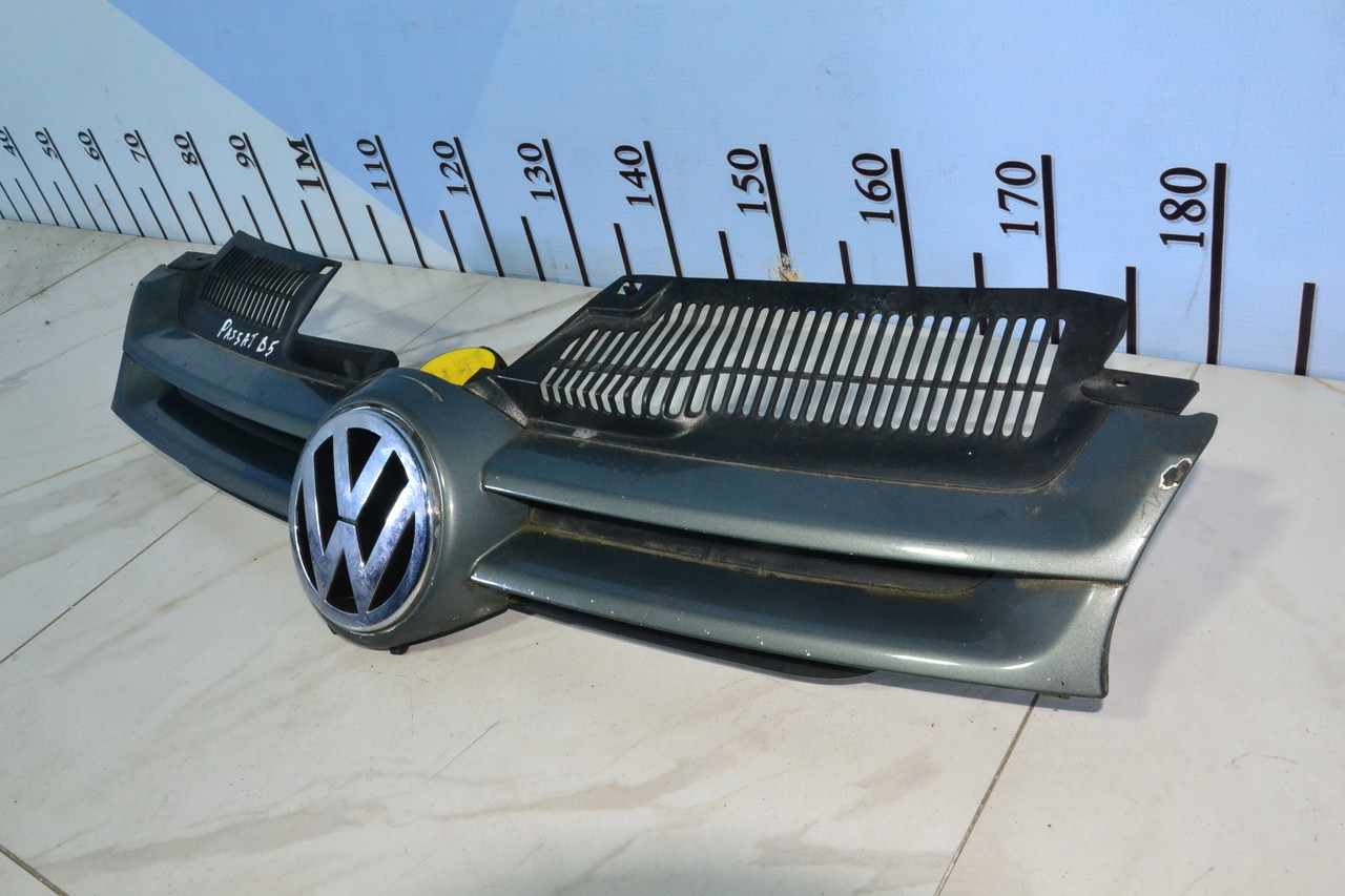 Решетка радиатора Volkswagen Passat B5 - фото 2 - id-p107244329