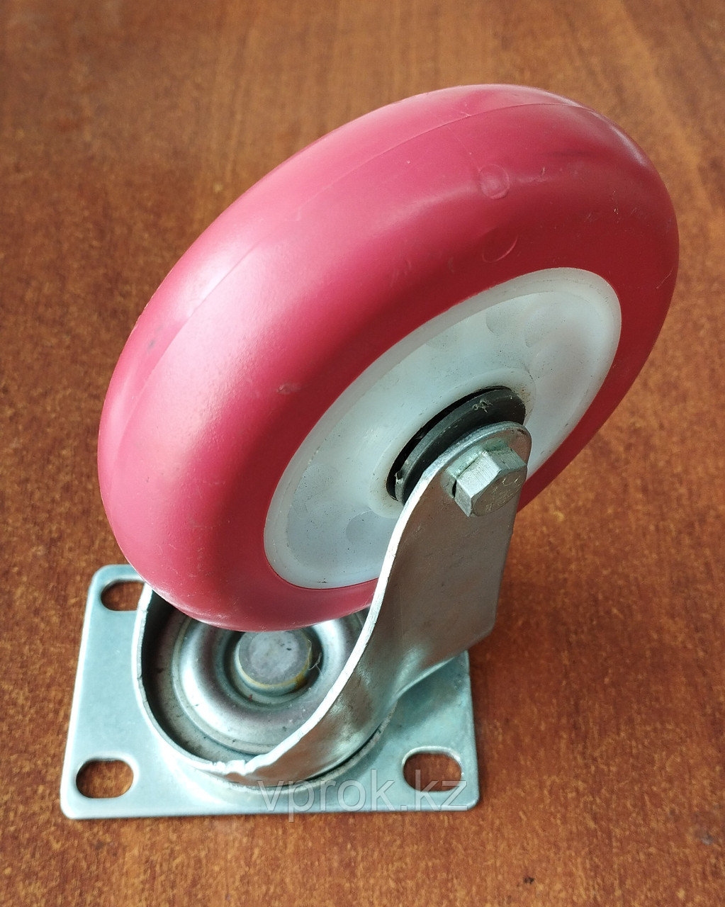 Колесо обрезиненное с площадкой, поворотное с подшипником диаметр d-125 мм, красный - фото 1 - id-p107244394