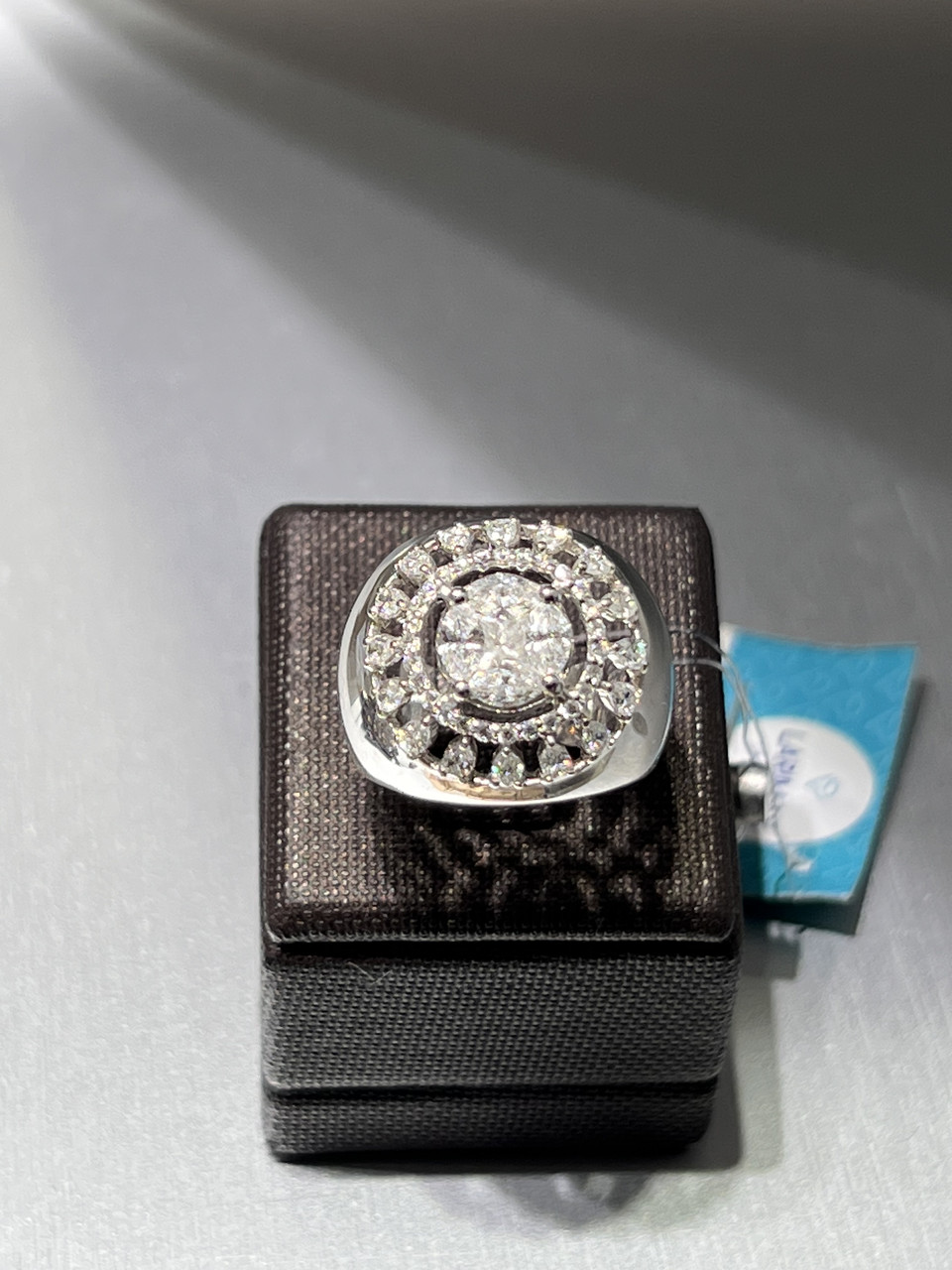Кольцо с бриллиантами / 17 размер ( ул.Жолдасбекова 9а)