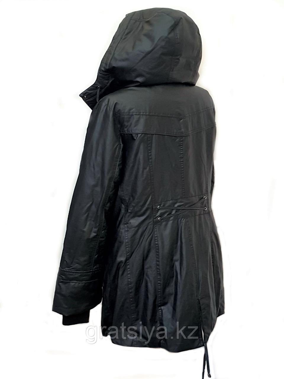 Демисезонная Куртка Женская Удлиненная Черного Цвета на Искусственном Меху - фото 4 - id-p104408195