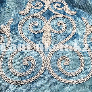 Олар менің көйлегімді көшеде көтерді