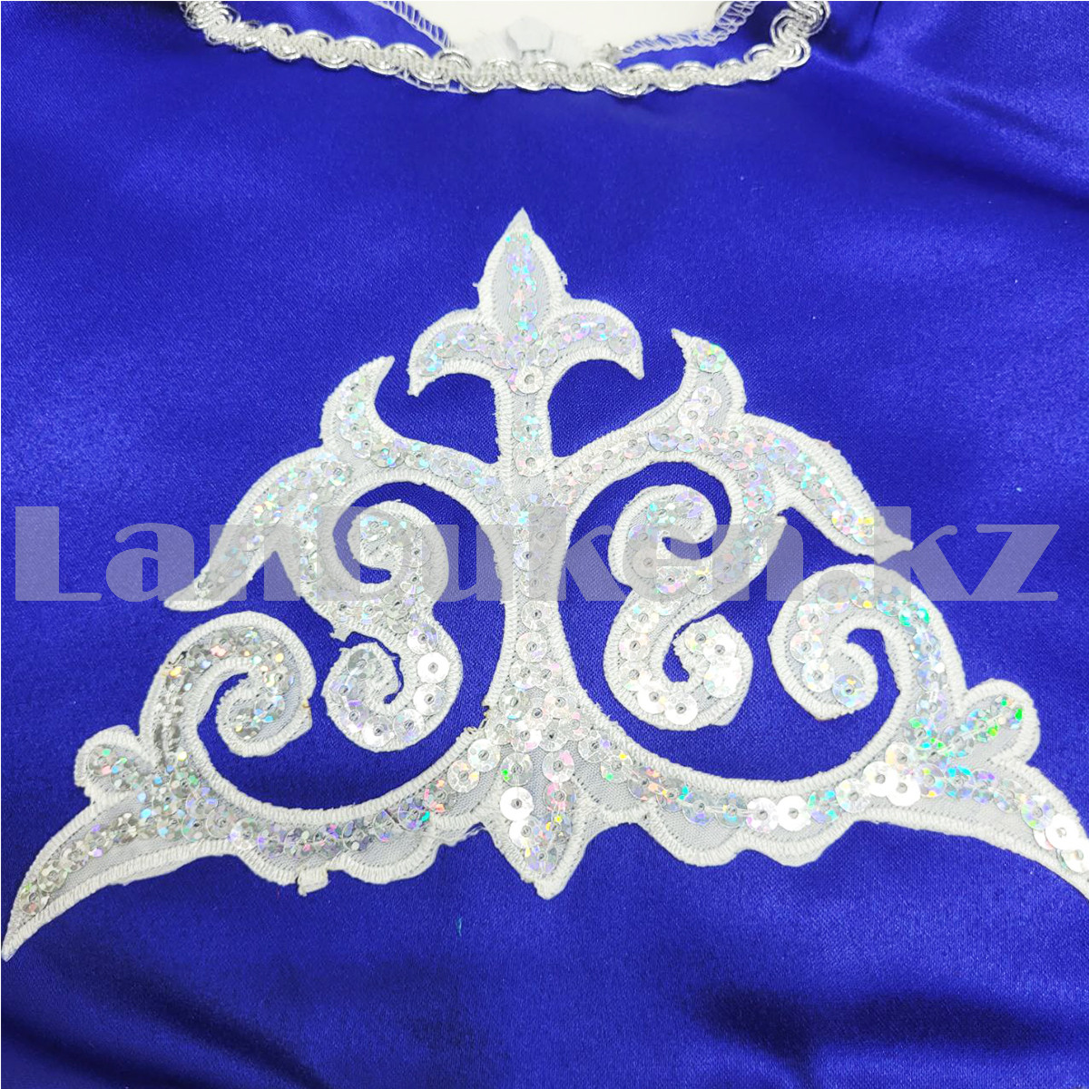 Платье детское казахское национальное с саукеле c серебристым орнаментами синие (размеры 28-34) - фото 7 - id-p107301654