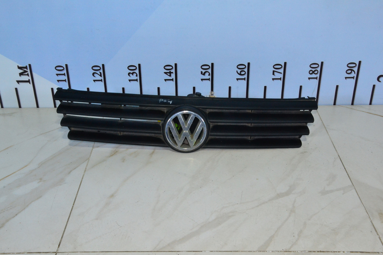 Решетка радиатора Volkswagen Passat B4 (1993 - 1997) - фото 1 - id-p107307976