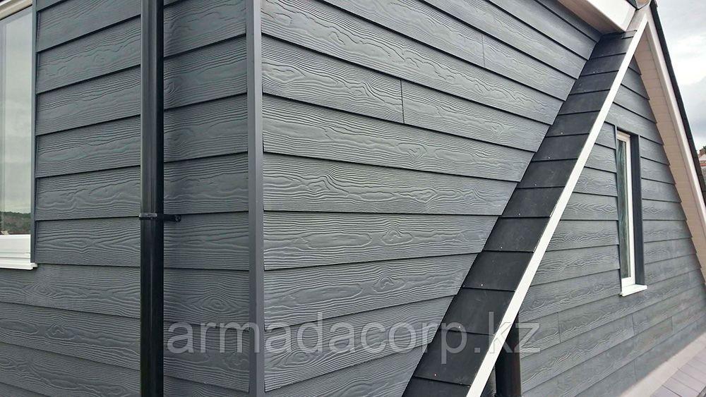 Көшедегі сағатта ақша үшін әбігер