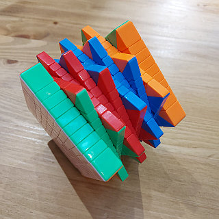 Әнші Алексия жалаңаш