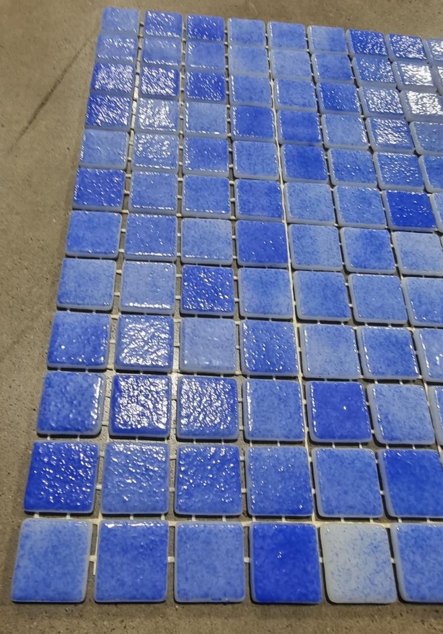 Мозайка стеклянная Alttoglass Nieblas Azul Claro (3003) для бассейна (тёмно-голубая) - фото 4 - id-p107341275