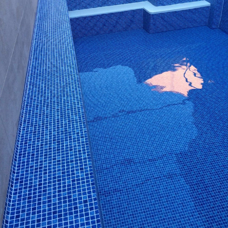 Пленка ПВХ (алькорплан) мозайка синяя для отделки чаши бассейна (ширина = 1,8 м, толщина = 1,5 мм) - фото 5 - id-p107340770