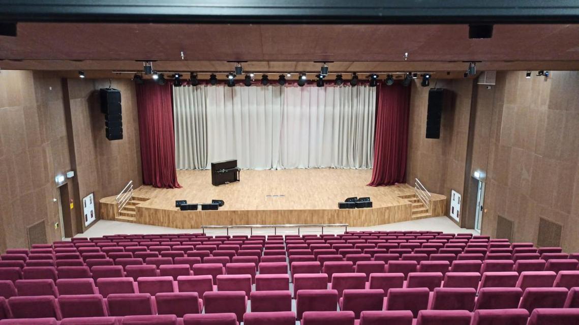 Үлкен өлшемді қыздармен секс және порно Джулиан Андерсон порно видео