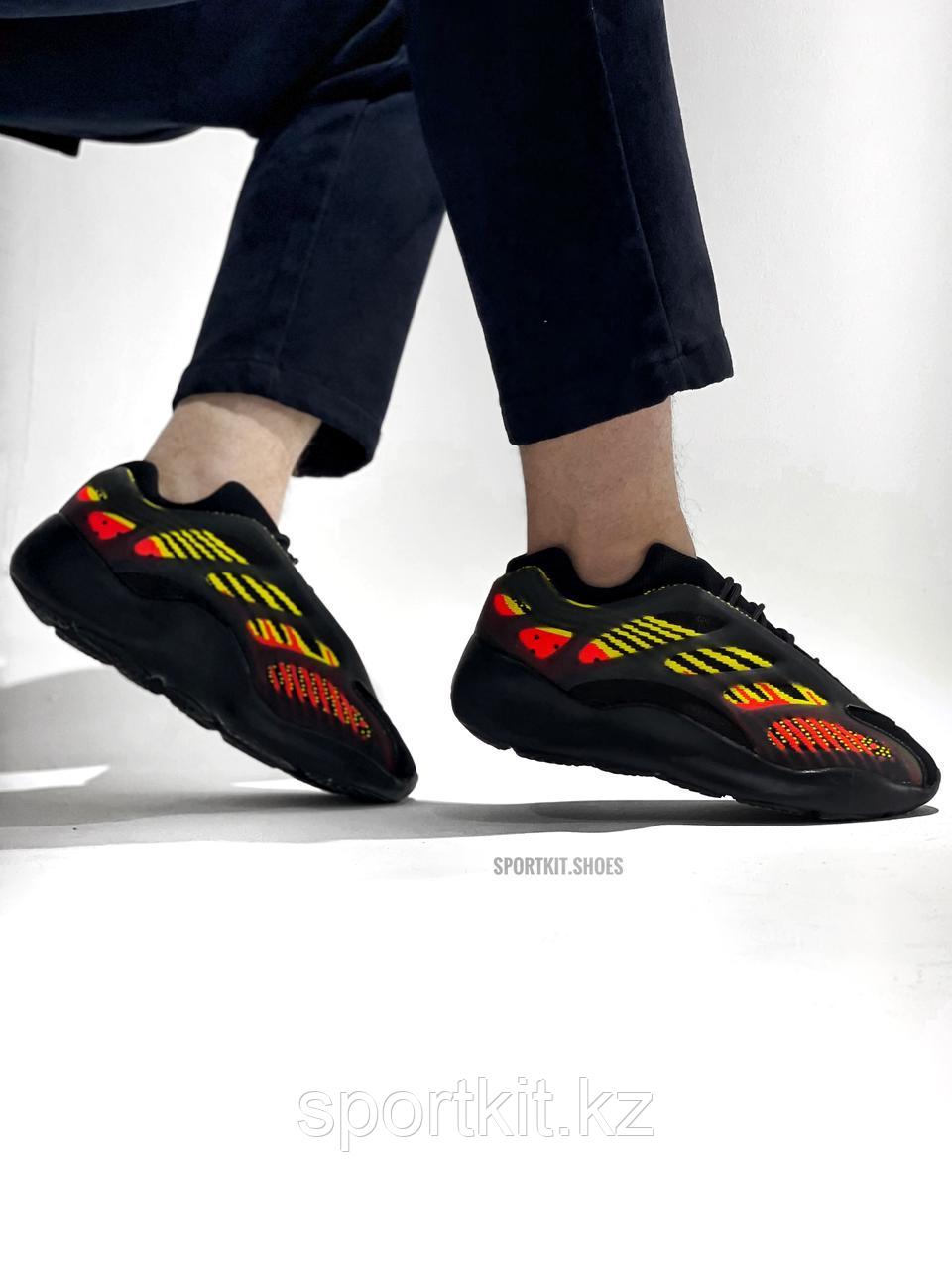 Кросс Adidas Yeezy 700 чвн разноц 700-1 - фото 2 - id-p107368358