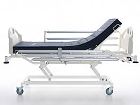 Низкая кровать с тремя моторизованными кроватями для пациентов