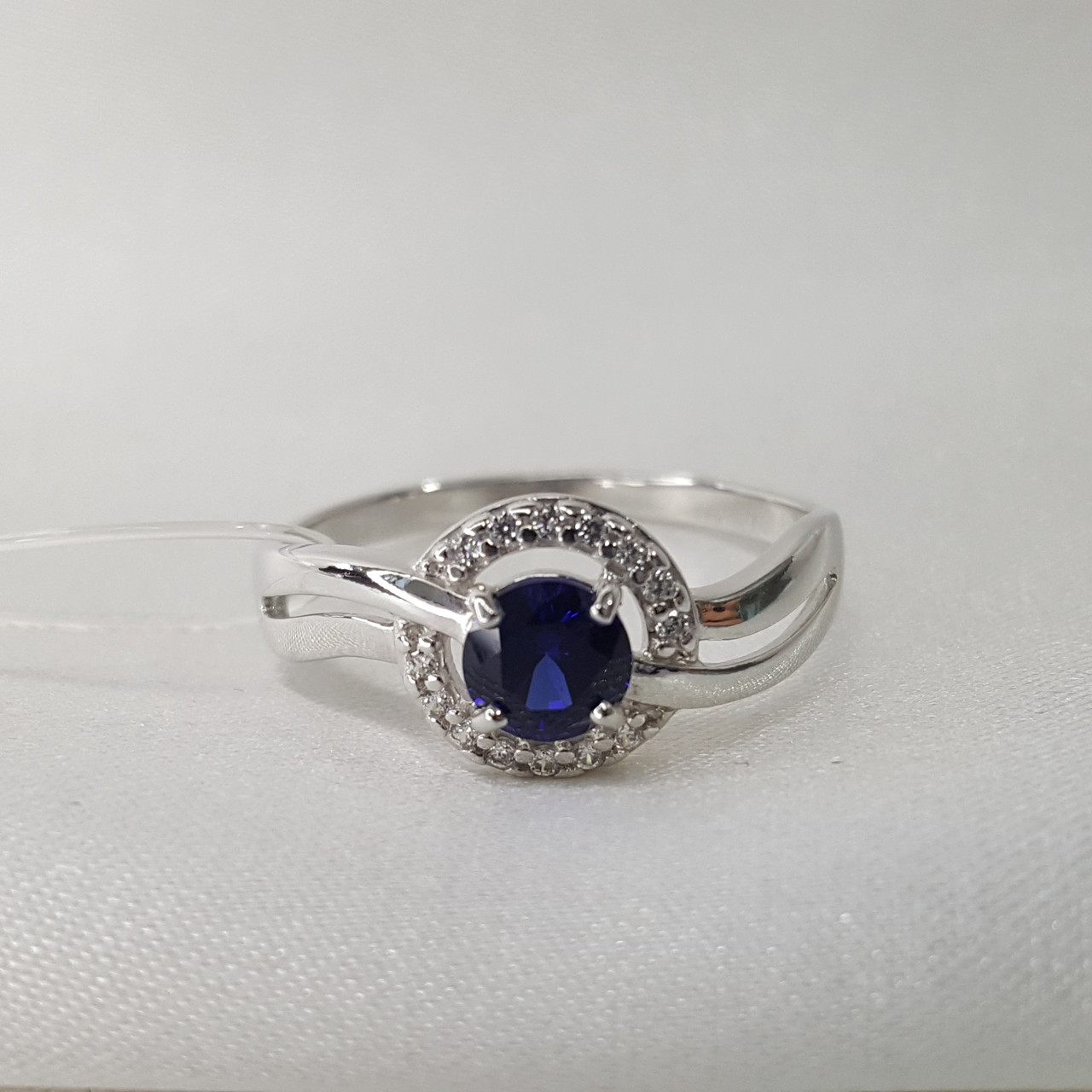 Кольцо из серебра с корундом и фианитами Diamant 94-310-00462-1 покрыто  родием