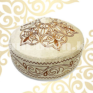 Сахнадағы жалаңаш әншілердің суреттері