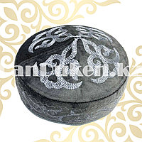 Казахская национальная тюбетейка (такия) серая с орнаментом