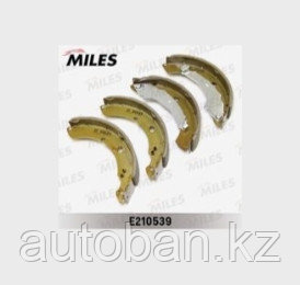 Тормозные колодки задние барабан Volkswagen POLO 2011-2015/JETTA 2011-/SKODA OCTAVIA 2001-2011 240x40mm