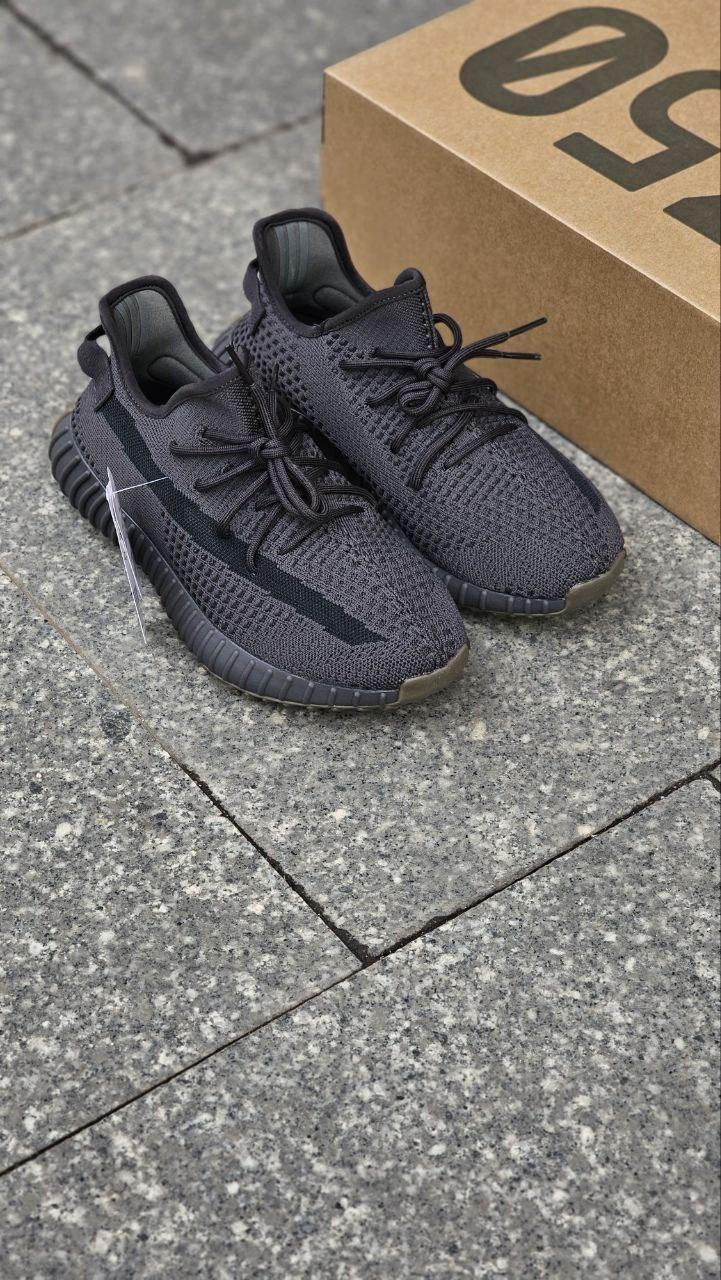 Кроссовки Adidas Yeezy Boost 350 V2 ЛЮКС качество - фото 1 - id-p107537870