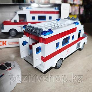 Алинка оны есекке береді Қоғамдық душта жуынып жатқан жас жігіттер (видео)