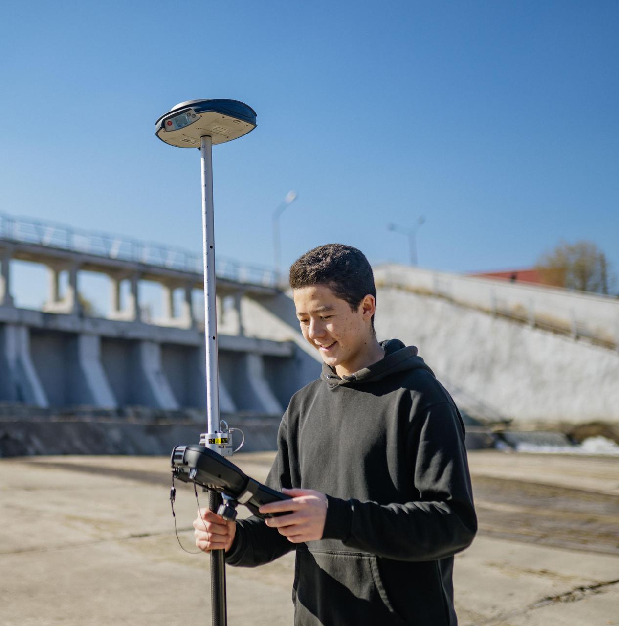 GNSS приемник Spectra Geospatial SP85 без УКВ c контроллером Trimble TSC3 - фото 2 - id-p107646104