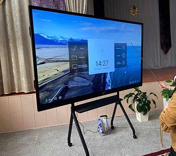 Kомпания LAIWO предлагает ремонт и обслуживание интерактивных дисплеев.