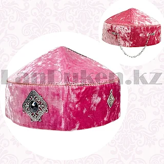 Әйел қарт кісіге сүйіктісінің ұрығын тамақтандырады. Әйел қарт кісіге сүйіктісінің ұрығын тамақтандырады.