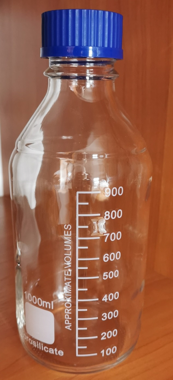 Лабораторные бутылки 1000 мл, GL45, с градуировкой, крышкой и сливным кольцом, боросиликатное стекло 3.3 - фото 1 - id-p107877501