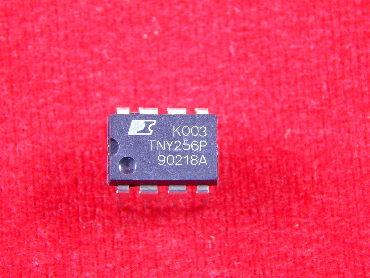 TNY256PN ШИМ-контроллер, DIP-8 - фото 1 - id-p107925359