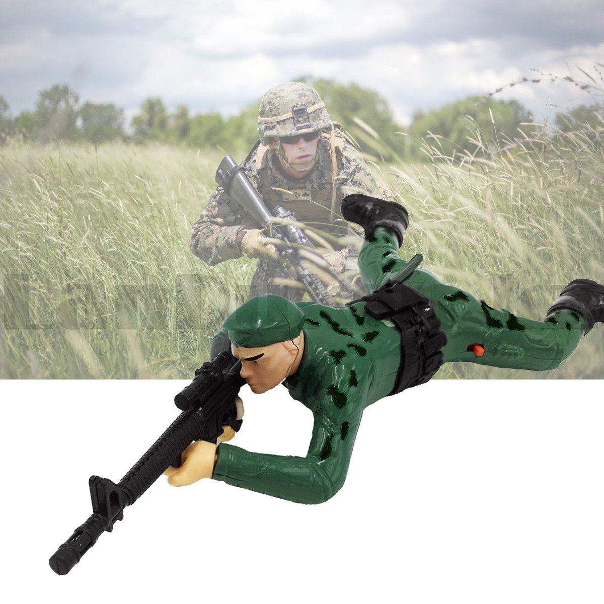 Игрушка солдат подвижная на батарейках со звуковыми и световыми эффектами Military force зеленый