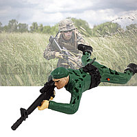 Игрушка солдат подвижная на батарейках со звуковыми и световыми эффектами Military force зеленый