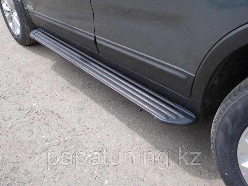 Пороги алюминиевые Slim Line Black 1920 мм ТСС для Toyota Hilux 8 рестайлинг 2020- - фото 1 - id-p108009155