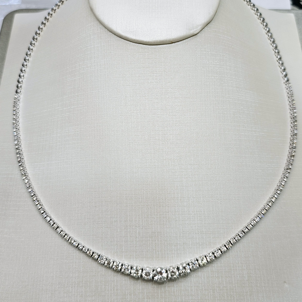 Колье 750 проба с бриллиантами 4.93 Ct SI1-SI2/G, VG-Cut 43 см