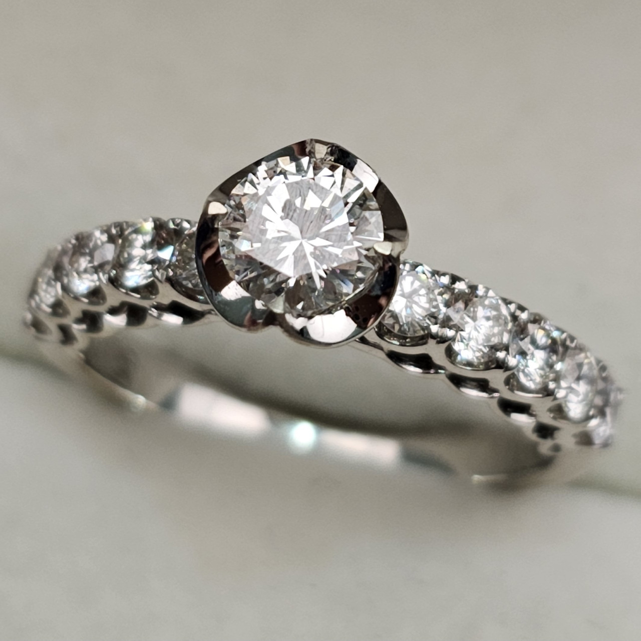 Золотое кольцо с бриллиантами 1,29 ct SI1-VS2/G VG Cut 17 р-р