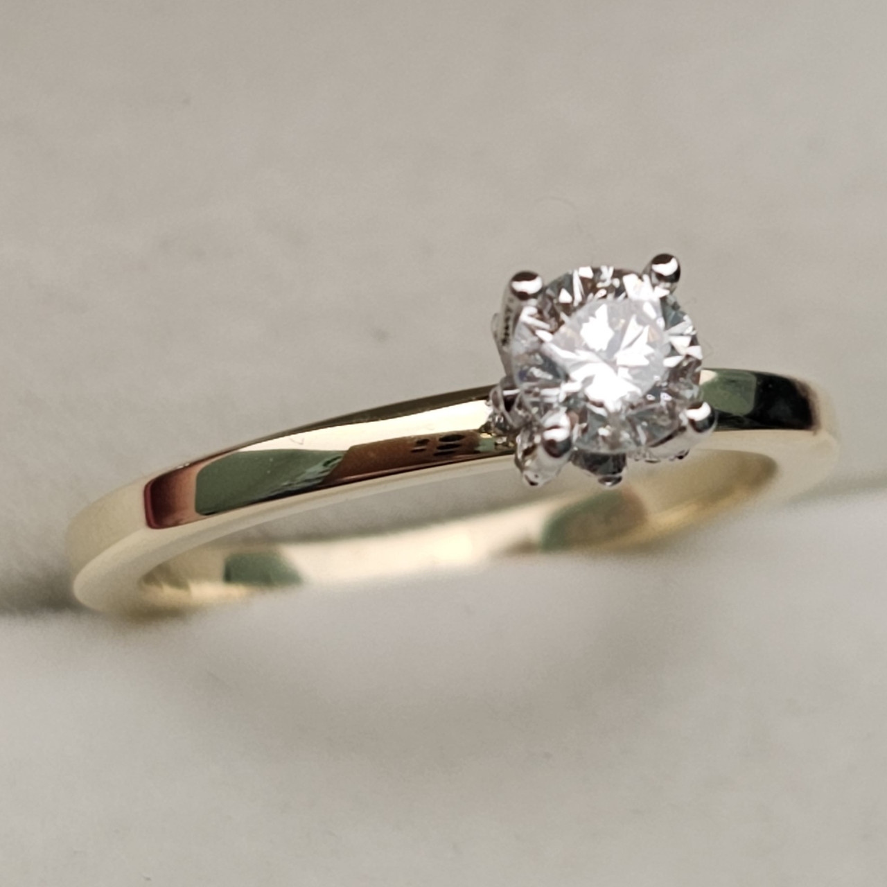 Золотое кольцо 16.5 р с бриллиантами 0.39 ct SI1-VS1/H VG Cut
