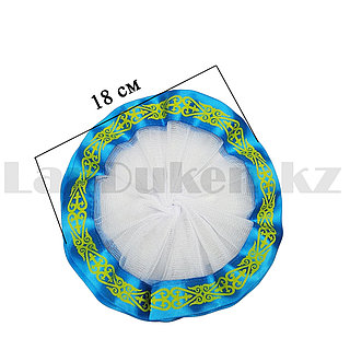 Ол сантехникті шақырып, оны азғырды.