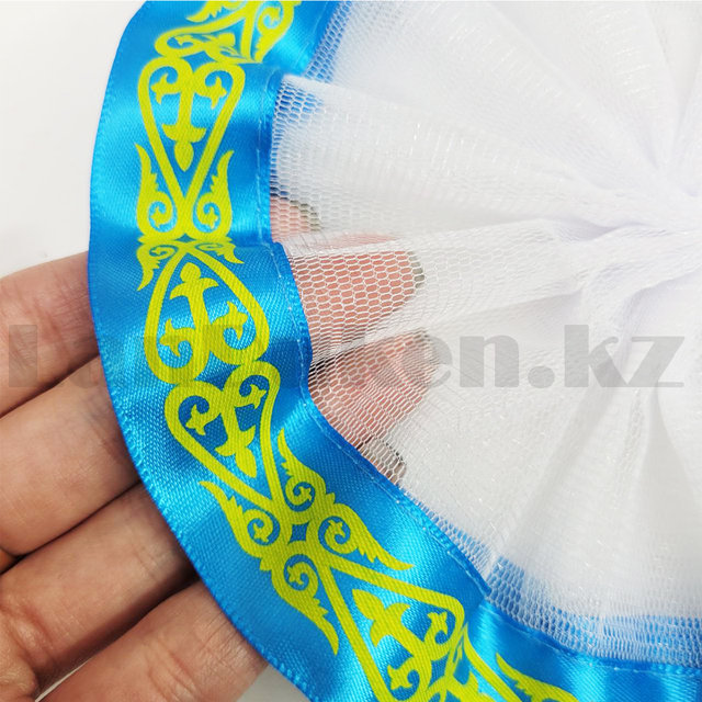 Ол трусикиде есегін әдемі жылжытады