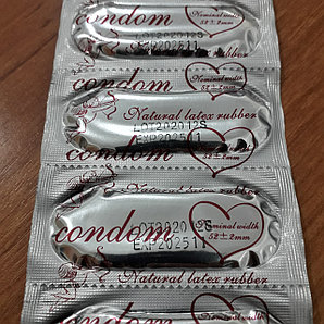 Обычные презервативы.