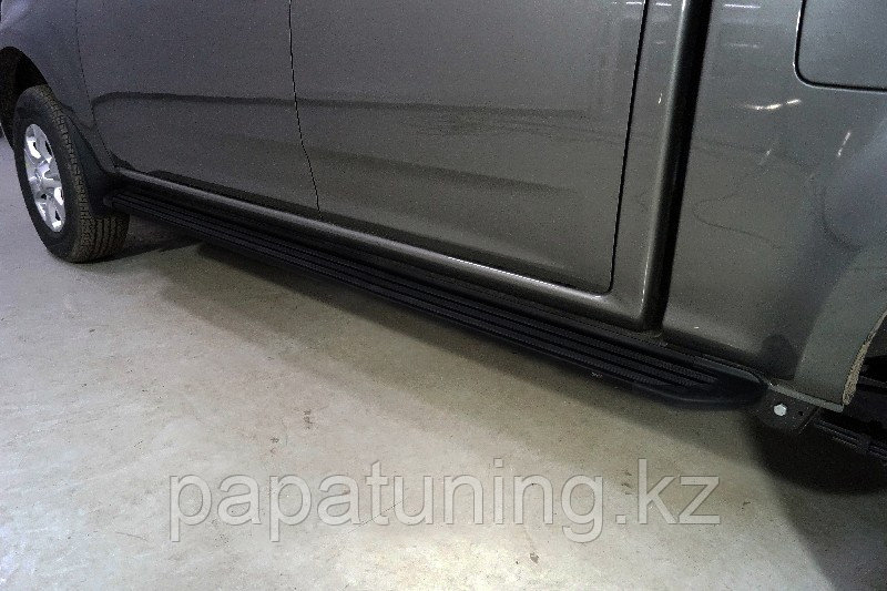 Пороги алюминиевые "Slim Line Black" 2220 мм ТСС для Great Wall Wingle 7 4WD 2.0 TD 2020-