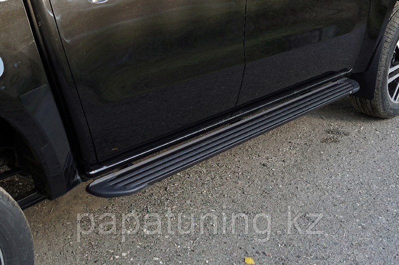 Пороги алюминиевые "Slim Line Black" 1920 мм ТСС для Dongfeng DF6 2.3D Luxury 2022-