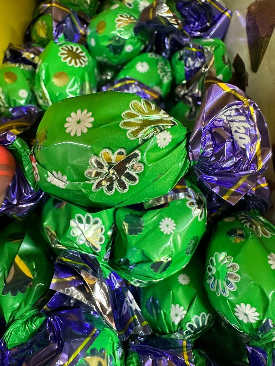 Шоколадные конфеты MILKA ЗЕЛЕНЫЕ 1кг (на вес)