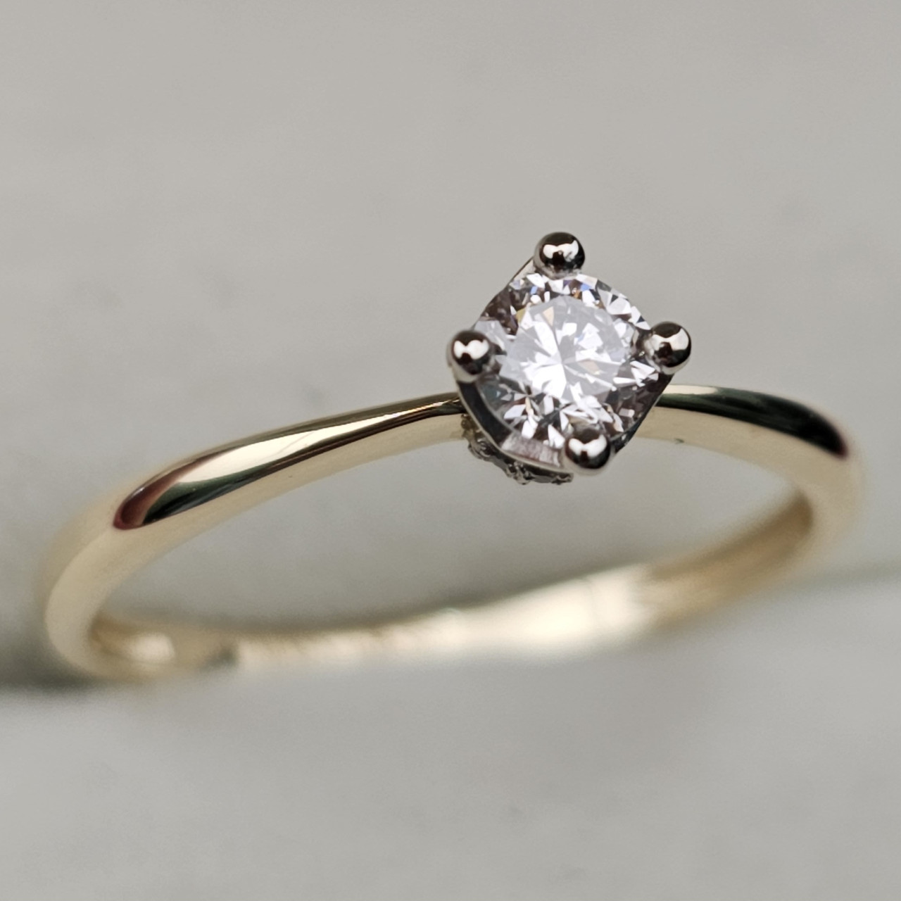 Золотое кольцо с бриллиантами б/з 0,237 Ct SI1-VS2/I,H VG,17 р