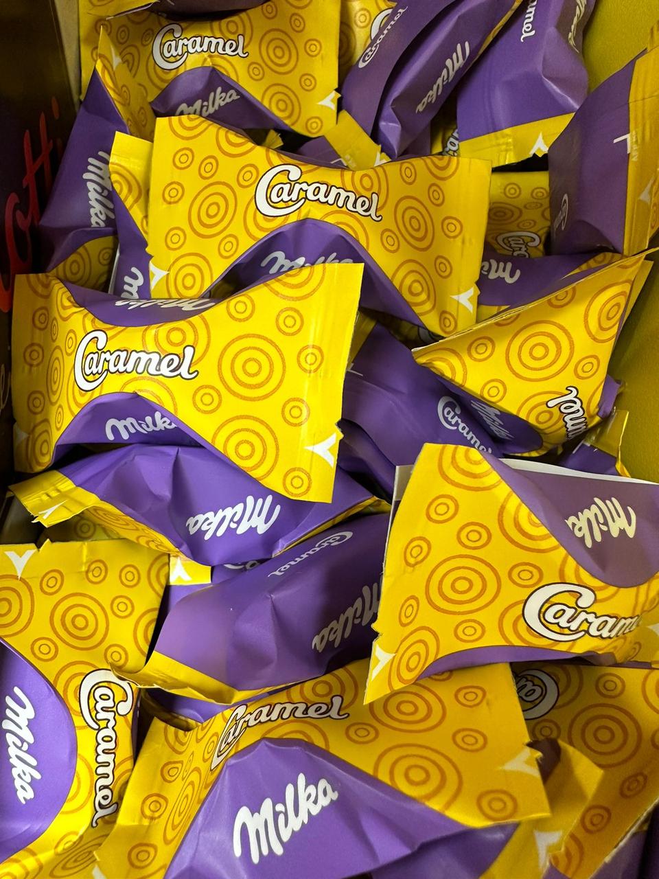 Шоколадные конфеты MILKA caramel КАРАМЕЛЬ 1кг (на вес): продажа, цена в ...