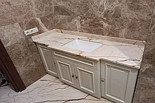 Столешница из мрамора, гранита на кухню в ванную и зону барбекю