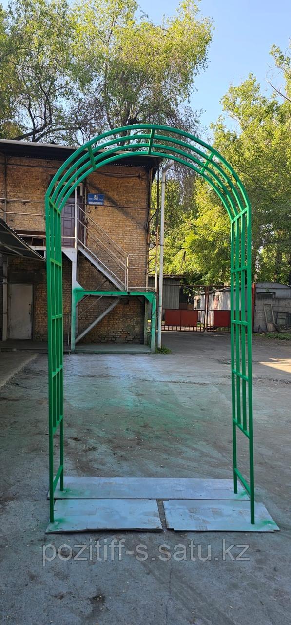 Решетчатая арка металлическая